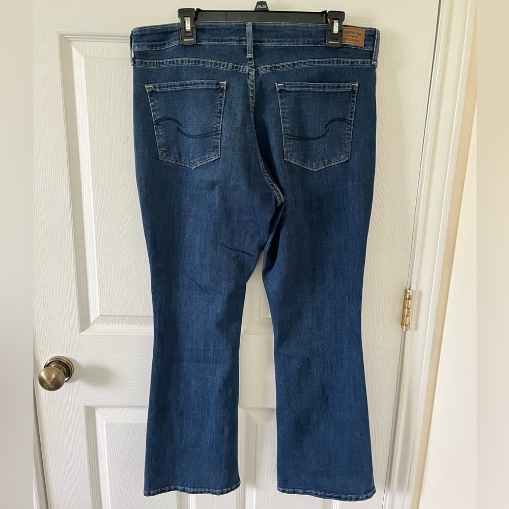 Signature by Levi Strauss Women's Dark Blue Mid-Rise Boot Cut Jeans - Picture 2 of 4